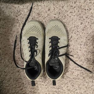 workout shoes
